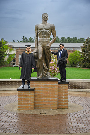 25MSUSpring-0504-Alumni-046