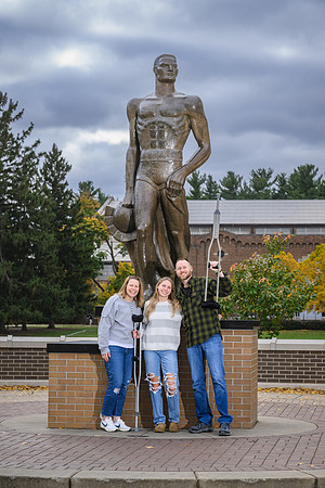 24MSU-SLE-Family-094