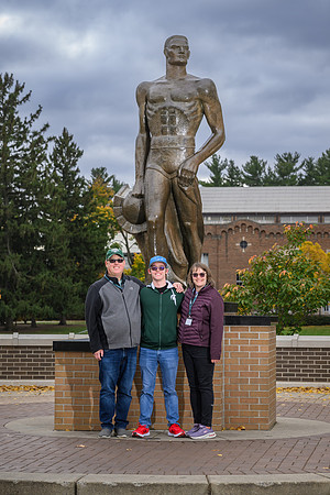 24MSU-SLE-Family-112