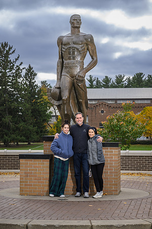 24MSU-SLE-Family-134