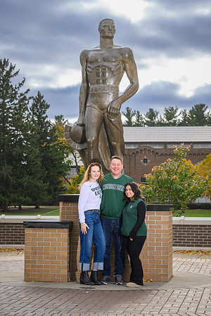 24MSU-SLE-Family-154