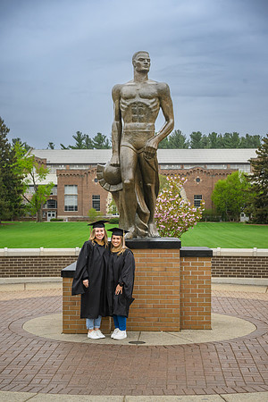 25MSUSpring-0504-Alumni-029