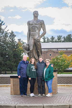 24MSU-SLE-Family-048
