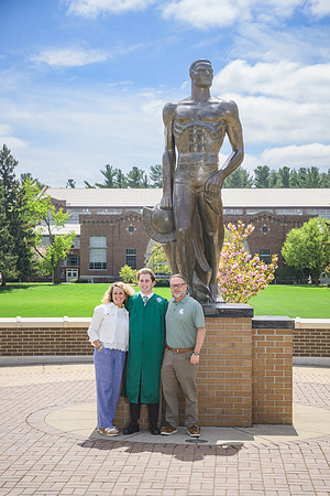 25MSUSpring-0503-Alumni-300