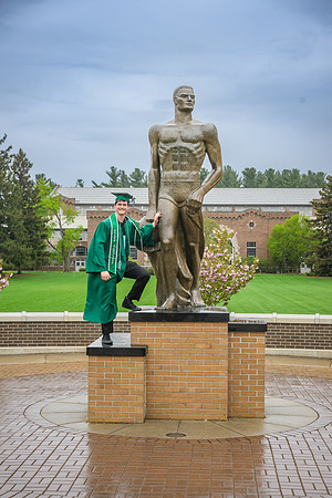25MSUSpring-0504-Alumni-060