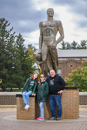 24MSU-SLE-Family-024