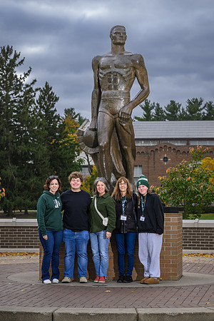 24MSU-SLE-Family-098