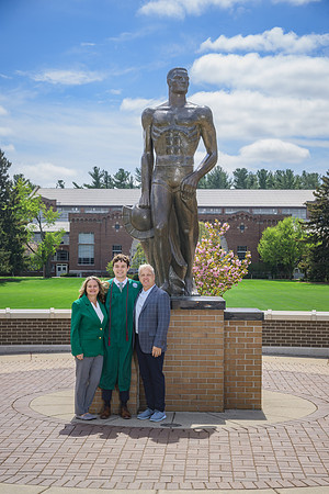 25MSUSpring-0503-Alumni-298