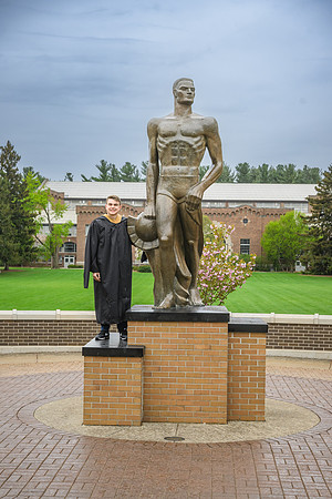25MSUSpring-0504-Alumni-039