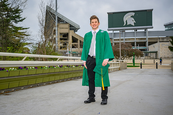22MSUSpring-0505-ZackDrew-017