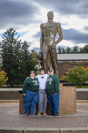 24MSU-SLE-Family-169