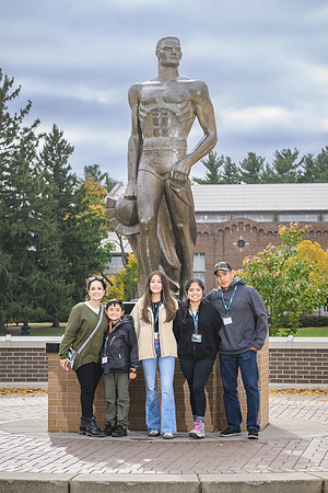 24MSU-SLE-Family-063