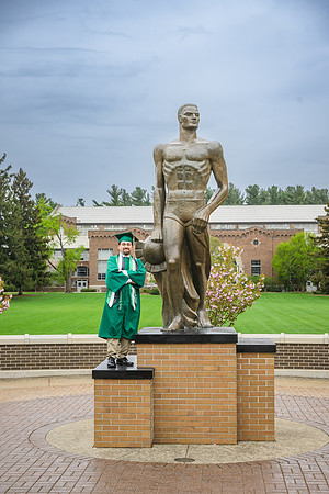 25MSUSpring-0504-Alumni-038