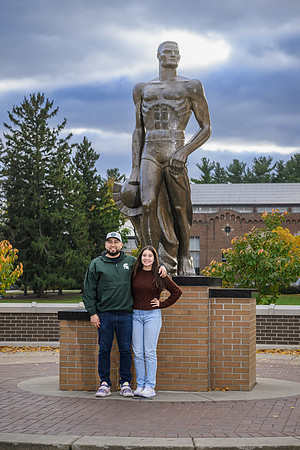 24MSU-SLE-Family-249