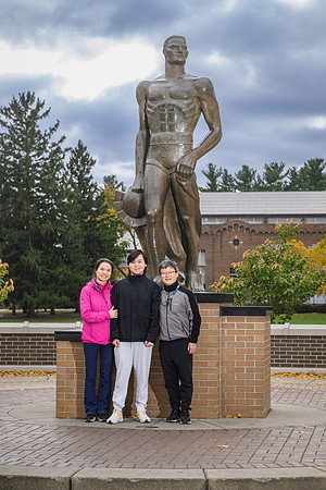 24MSU-SLE-Family-129
