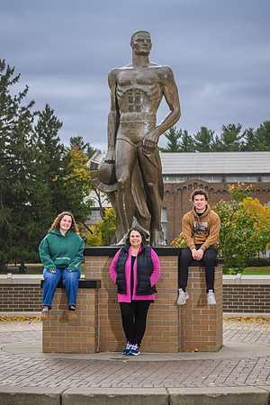 24MSU-SLE-Family-039