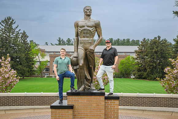 25MSUSpring-0504-Alumni-043