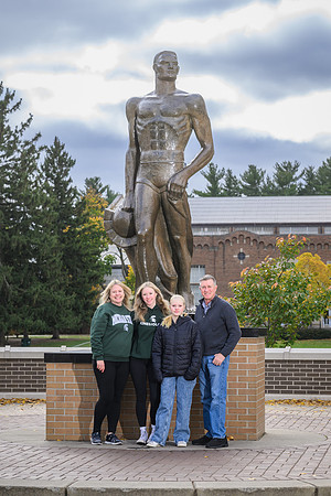 24MSU-SLE-Family-074