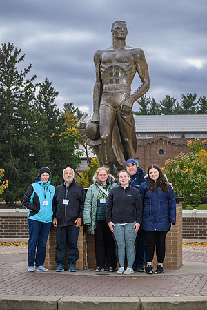 24MSU-SLE-Family-079