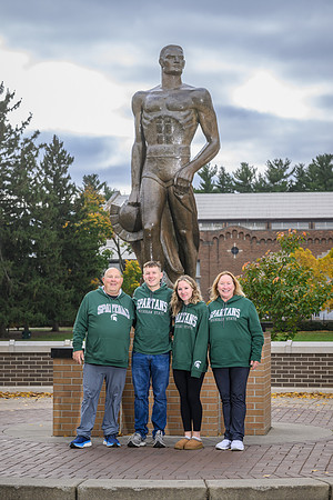 24MSU-SLE-Family-054