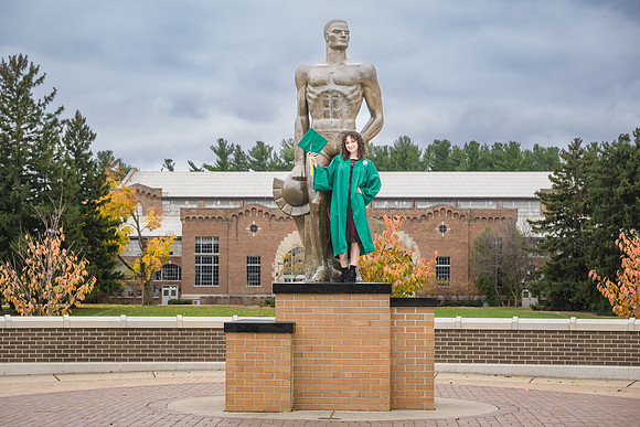 24MSUFall-1116-Bailey-003