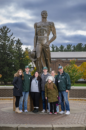 24MSU-SLE-Family-179