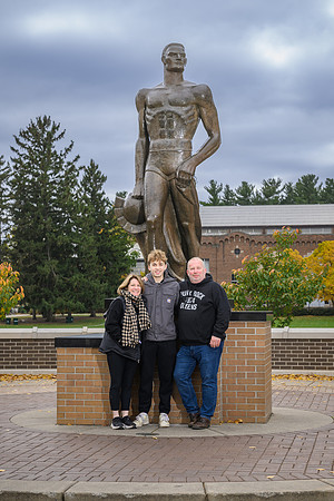 24MSU-SLE-Family-044