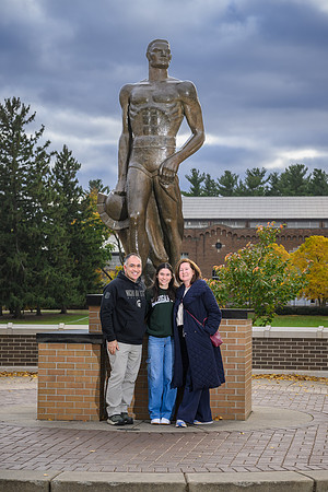 24MSU-SLE-Family-198