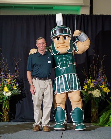 25MSU-ServiceAwards-Sparty-027-8x10