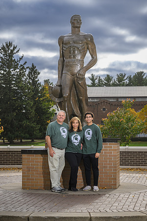 24MSU-SLE-Family-162