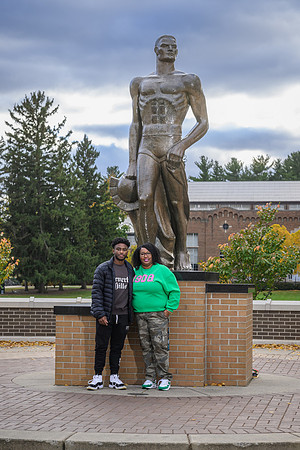 24MSU-SLE-Family-242
